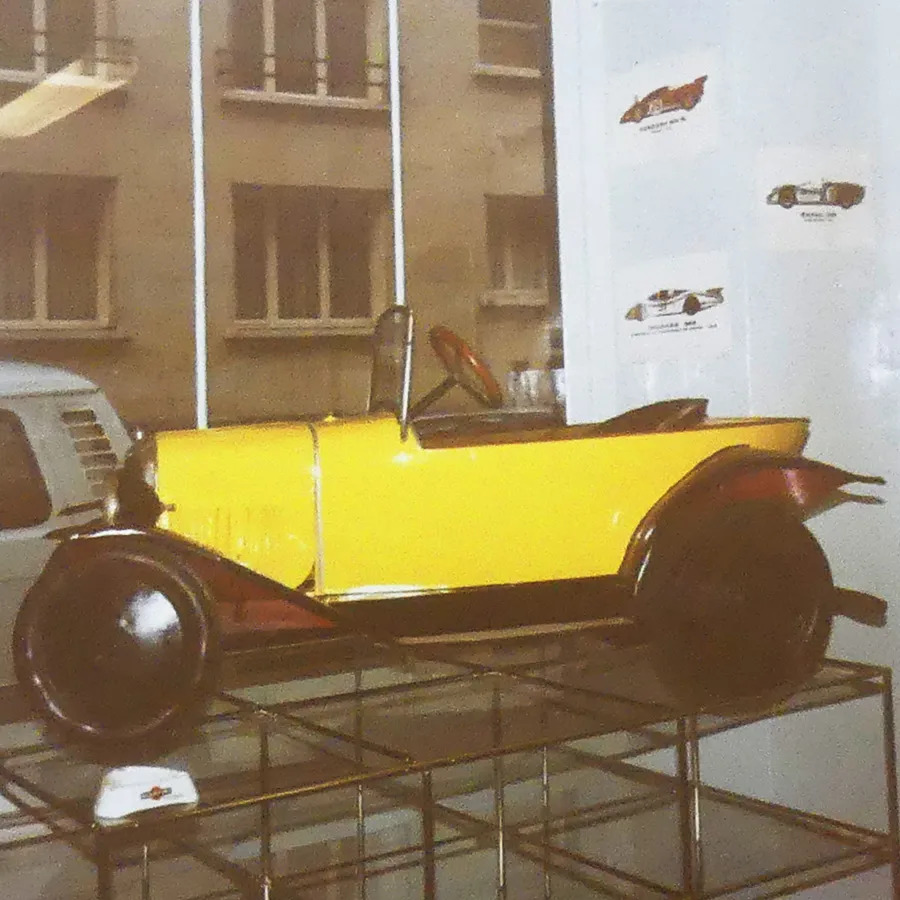 Boutique-AutoJaune-Espinasse-Vincent-ouverture-1984