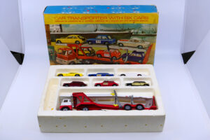 Corgi-Toys-GS48-Gift-Set-Car-Transporter-six-cars