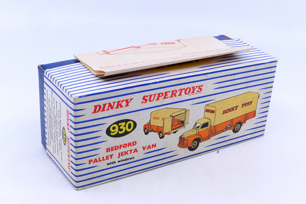 Supertoys-Dinky-Toys-pallet-jekta-fourgon-Bedford-930