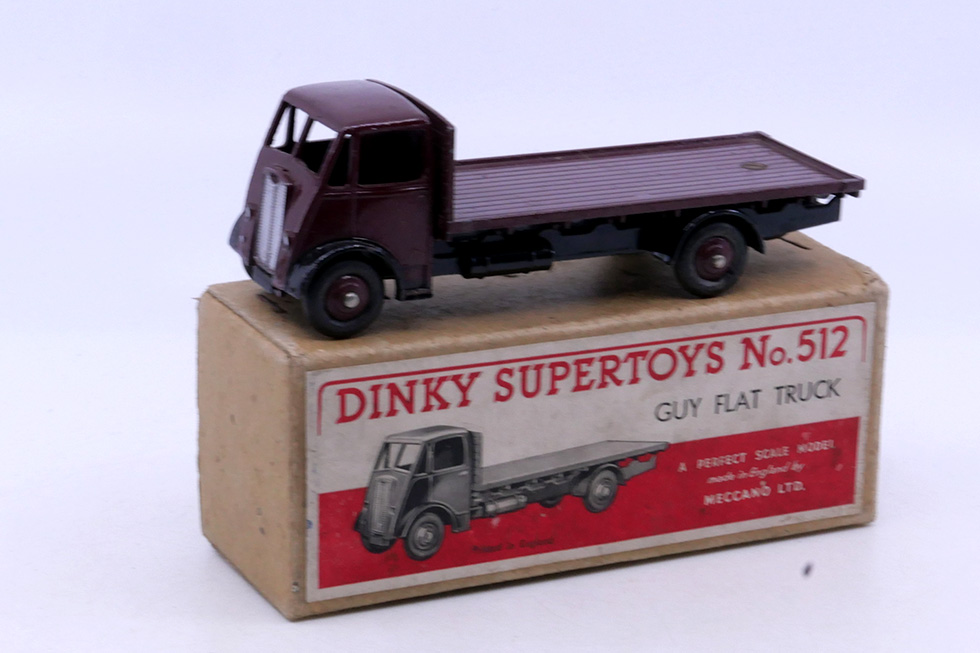 Dinky Toys Guy Otter Flat Truck 4 ton 152