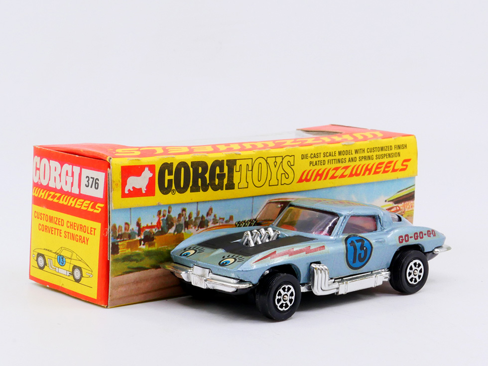 corgi toys chevrolet corvette sting ray 376