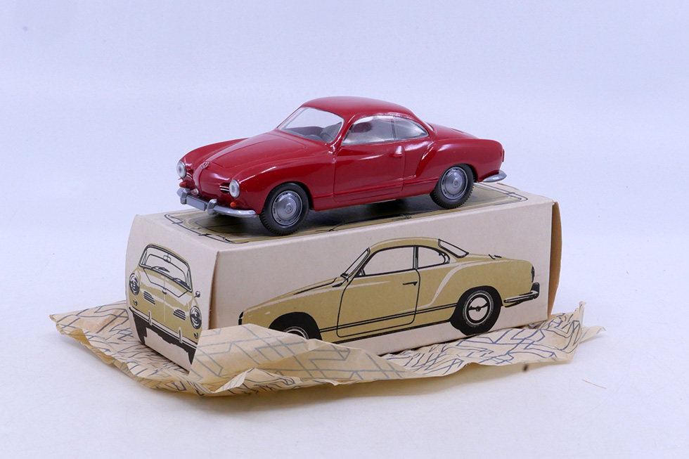 wiking-volkswagen-karmann-ghia-coupe-166-132-00