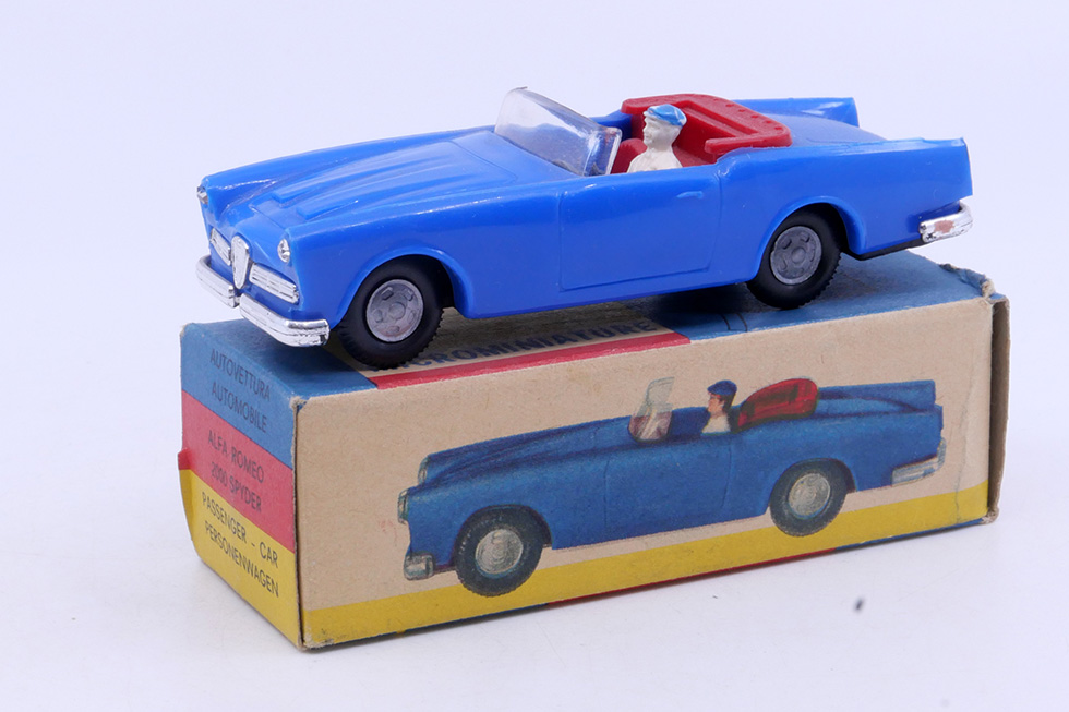 Politoys Alfa Romeo 2000 spider 41