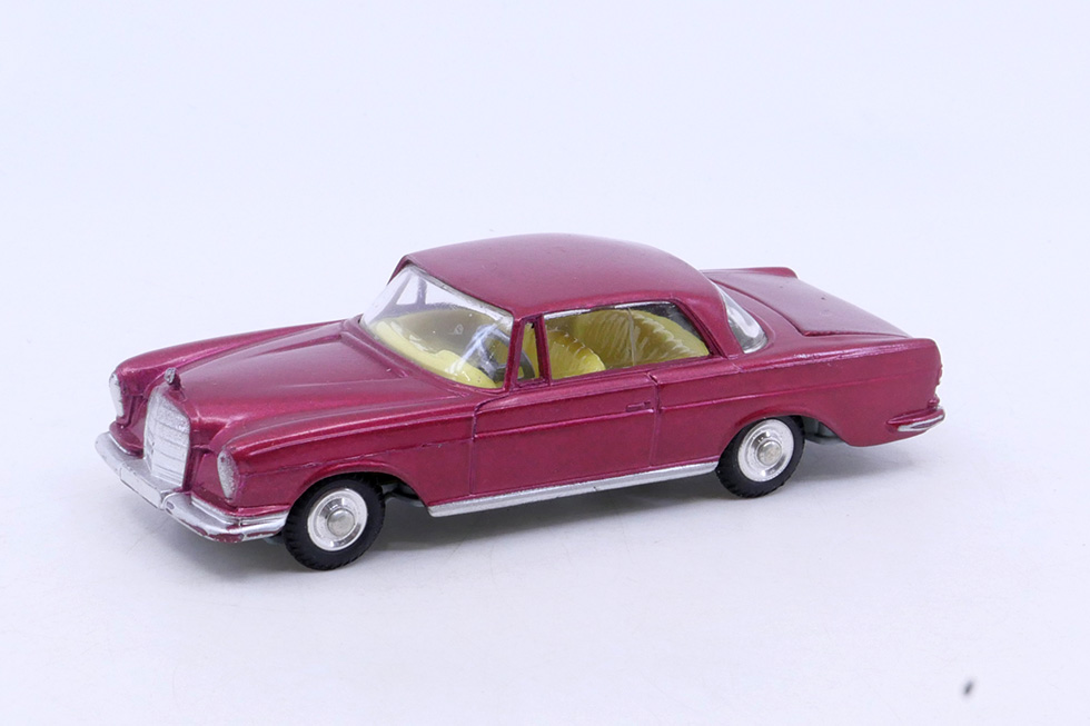 Corgi Toys Mercedes 220se coupé 230