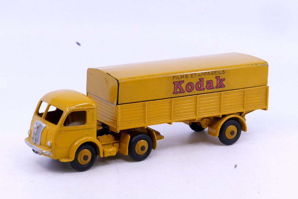 Dinky Toys France - Panhard Movic semi remorque Kodak (USA) 32AJ