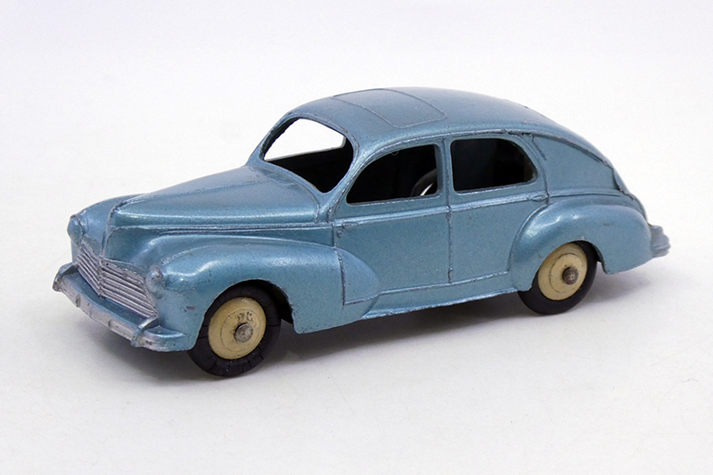 Dinky Toys France - Peugeot 203 type 1 24R