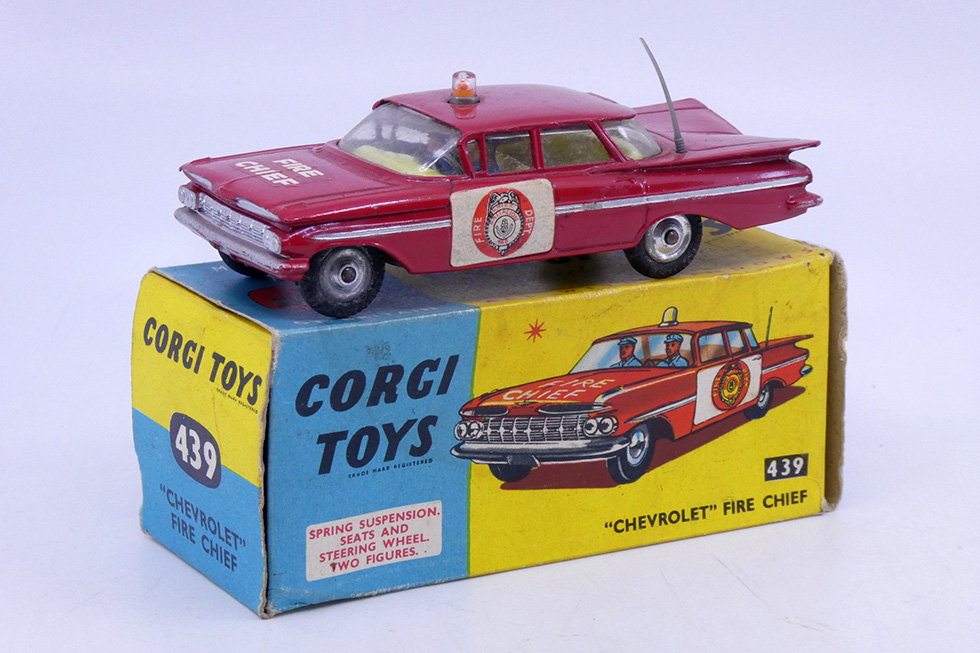 Corgi Toys - Chevrolet Impala fire chief 439