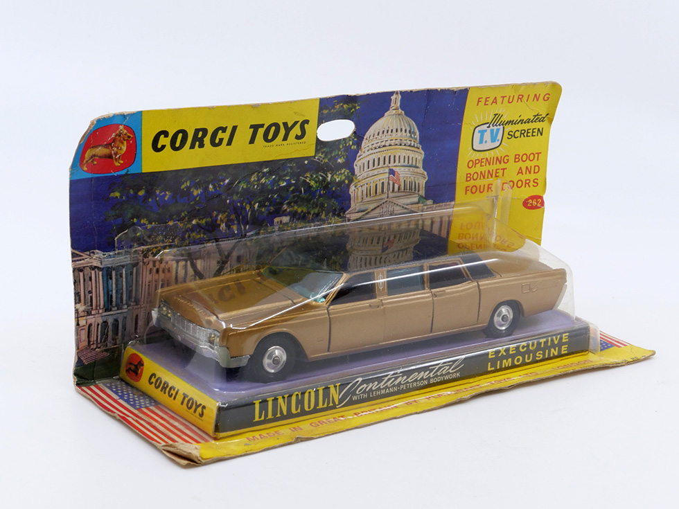 Corgi Toys - Lincoln Continental limousine 262