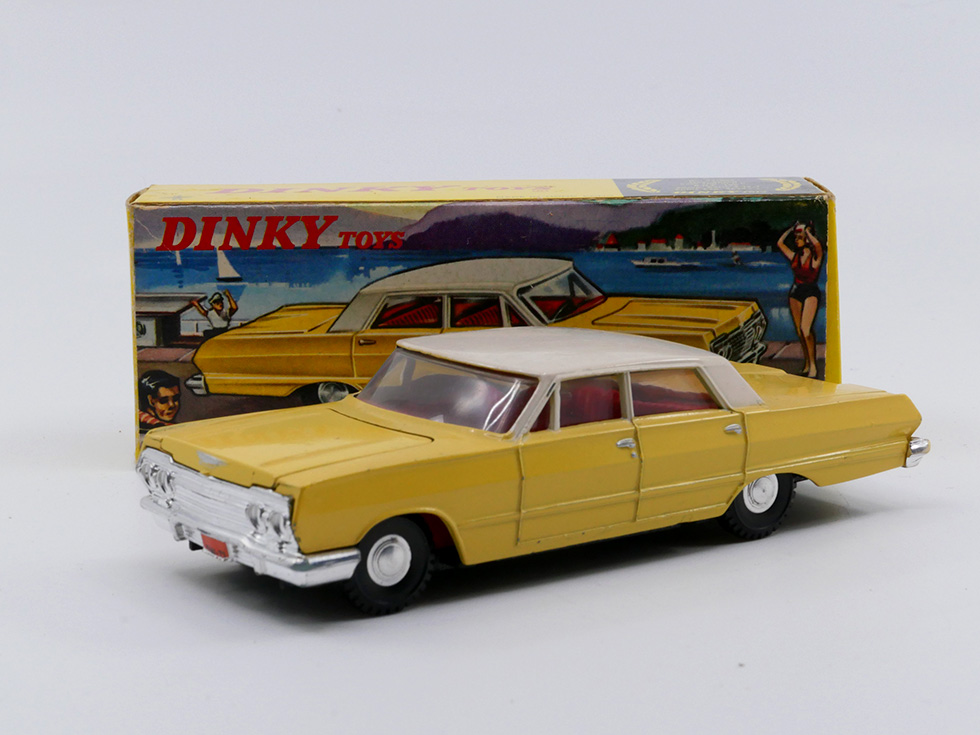 Dinky Toys Hong Kong - Chevrolet Impala bicolore 57:003