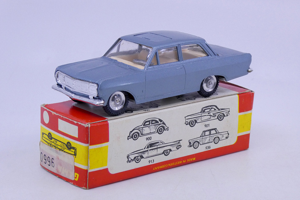 Gama - Opel Rekord 9660