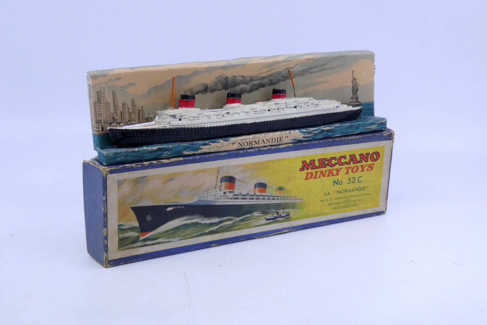 Dinky Toys France - bateau La Normandie 52C