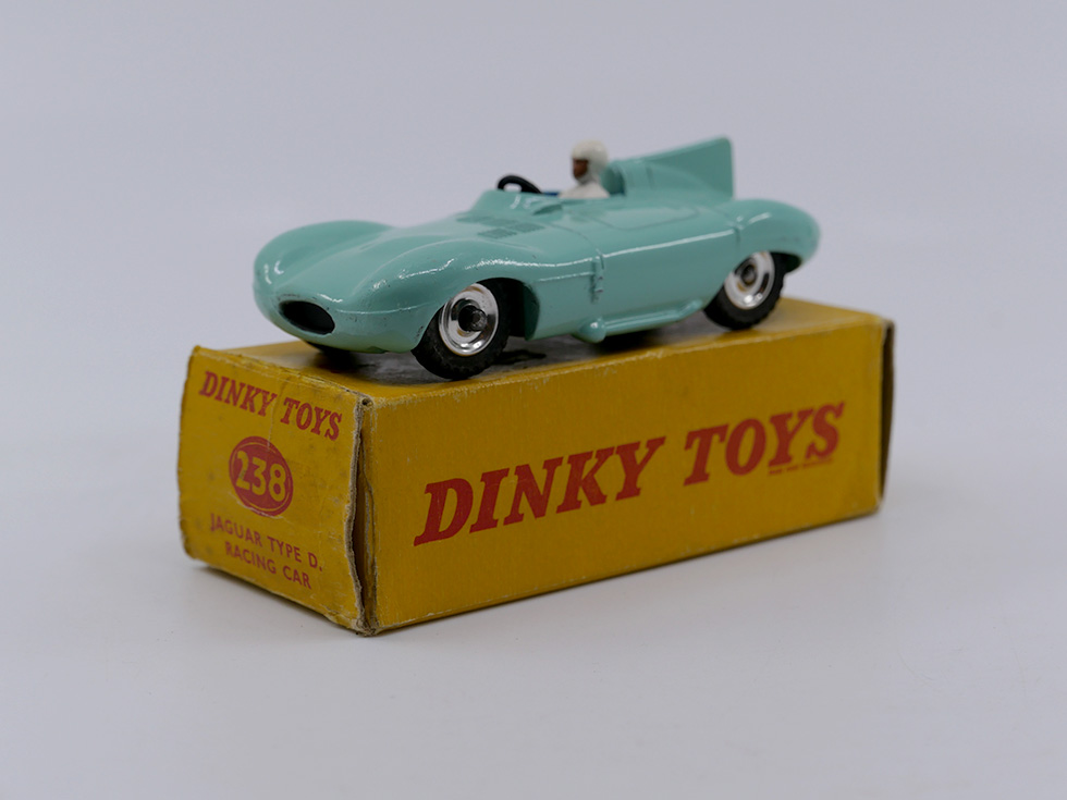 Dinky Toys GB - Jaguar Type D 238