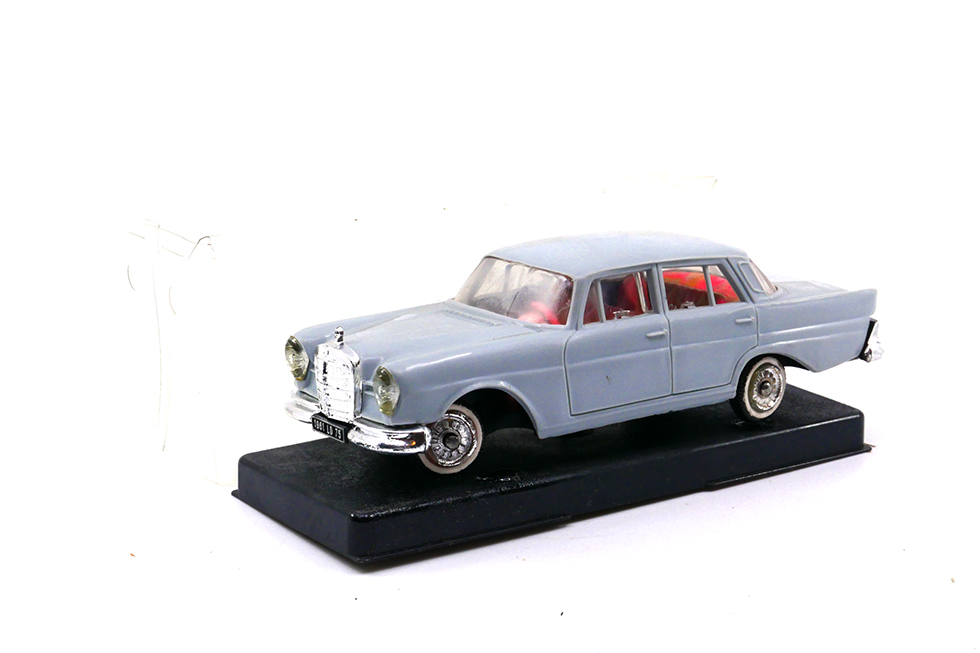 Norev - Mercedes 220SE avec direction 49
