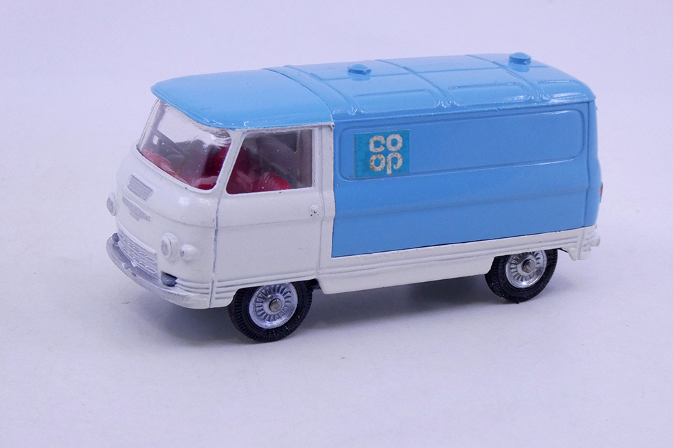 Corgi Toys - Commer 3:4 fourgon Coop 462