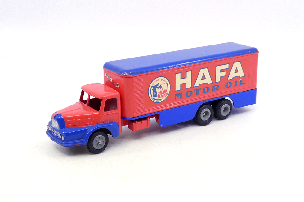 JRD - Unic Lautaret fourgon tôlé Hafa 126
