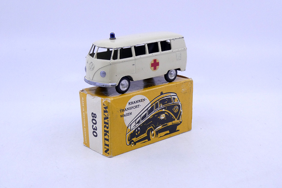 Marklin - Volkswagen Kombi ambulance 8030