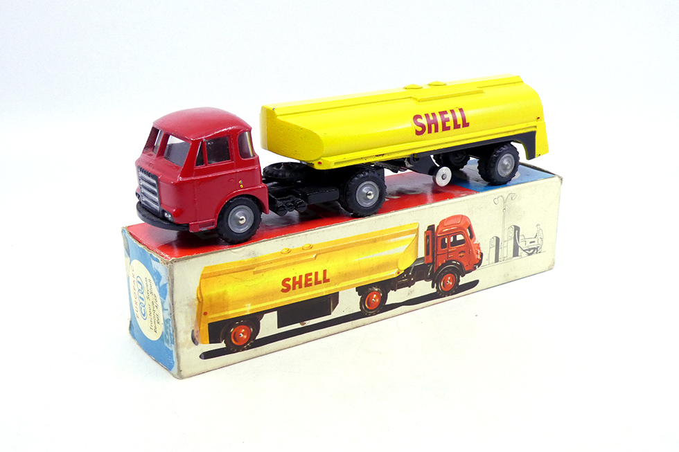C.I.J. - Saviem JL20 tracteur semi remorque citerne Shell 4-69