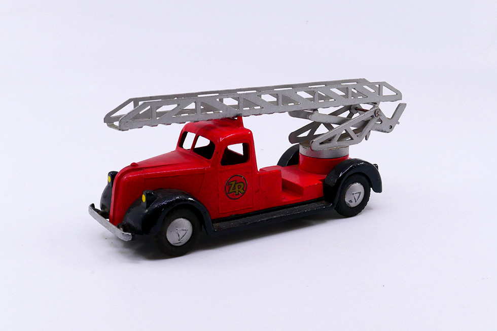 Tekno - Triangel camion grande échelle ZR 485