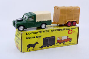 Clifford - Land Rover 109 pick up bâché avec van à chevaux 434