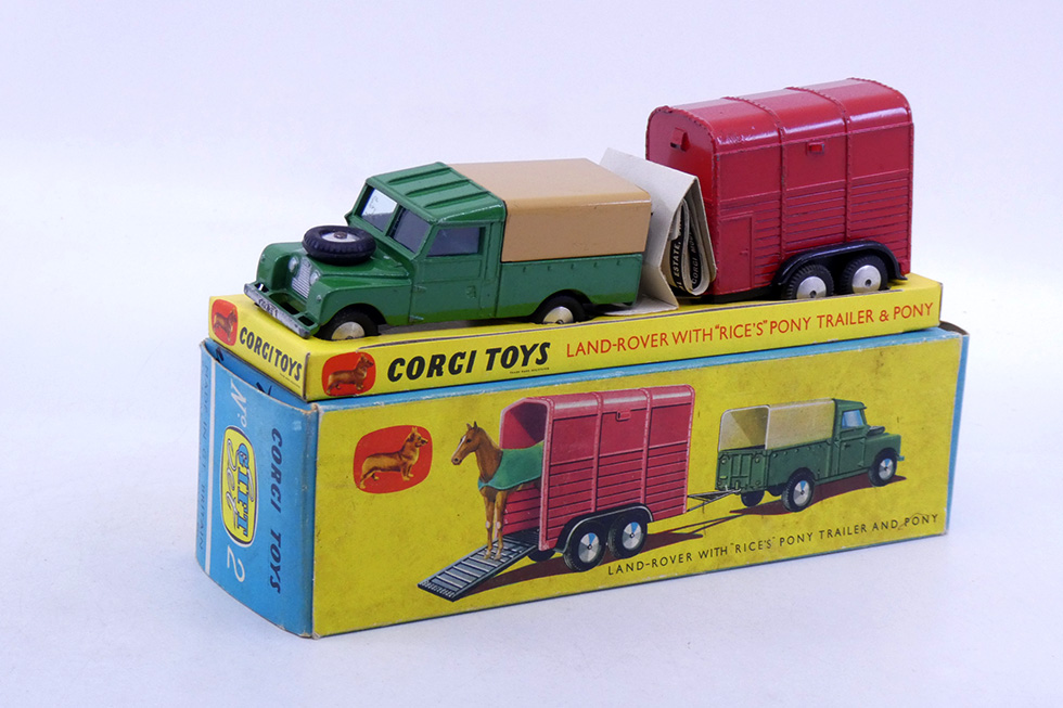 Corgi Toys - Land Rover 109 pick up bâché avec van GS2