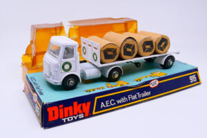 Dinky Toys GB - AEC Hoynor tracteur semi remorque plateau Thames Board Paper Mills 915