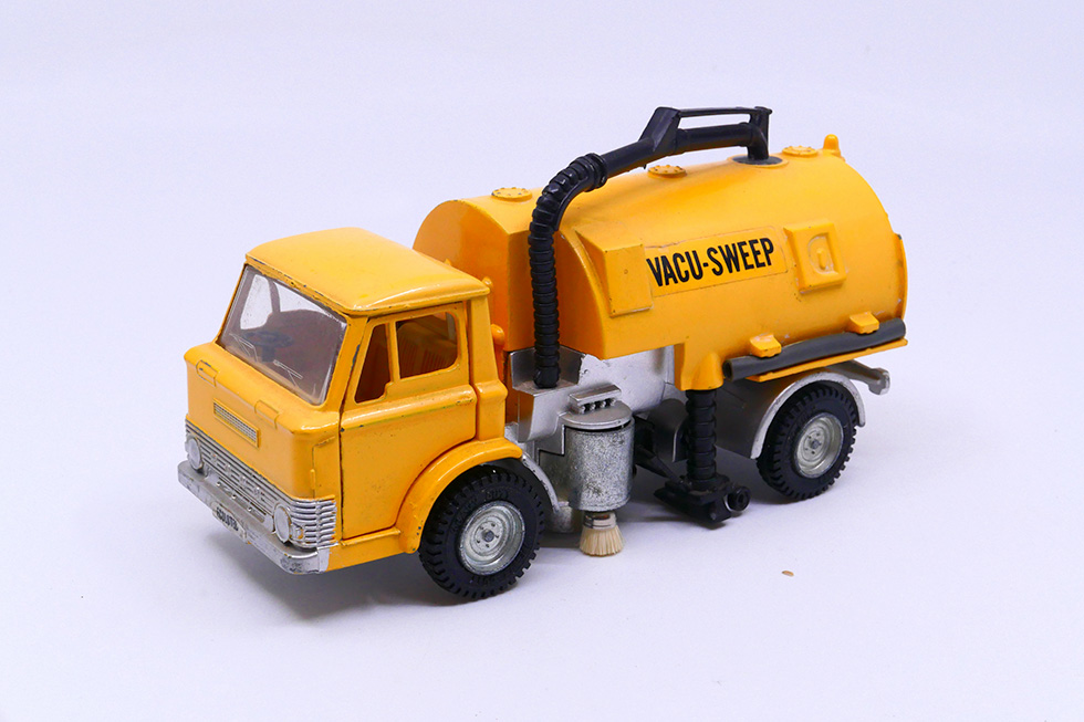 Dinky Toys GB - Ford D800 Johnston balayeuse