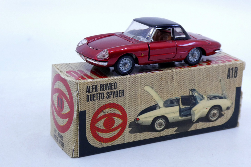Mebetoys-Alfa-Romeo-Duetto-A18.