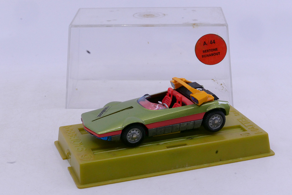 Mebetoys - Bertone Runabout A44