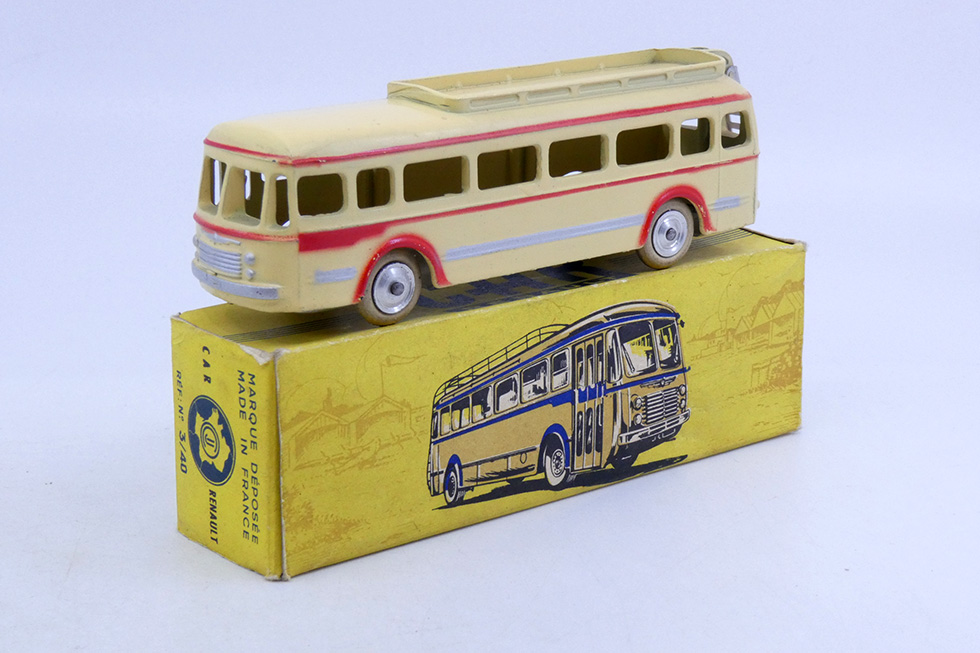 C.I.J. - Renault .R3040 car 3-40