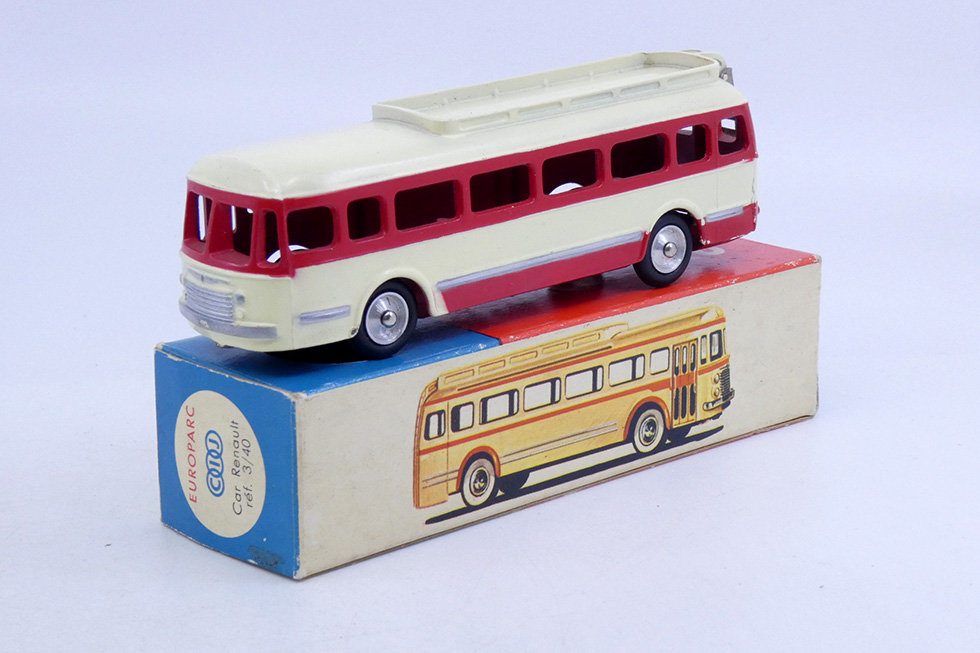 C.I.J. - Renault E3040 car 3-40