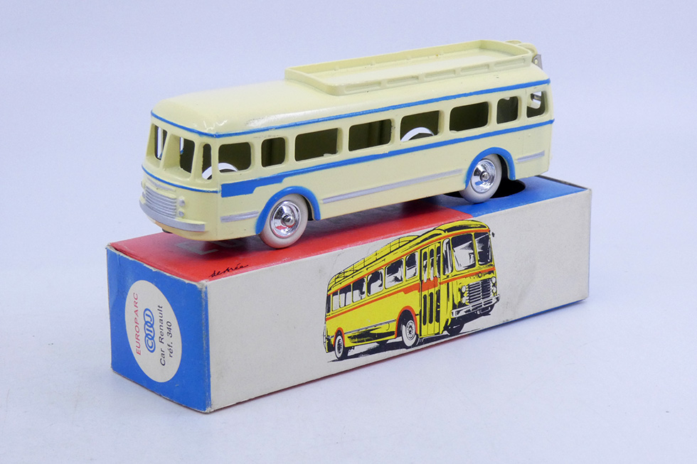 C.I.J. - Renault R3040 car 3-40