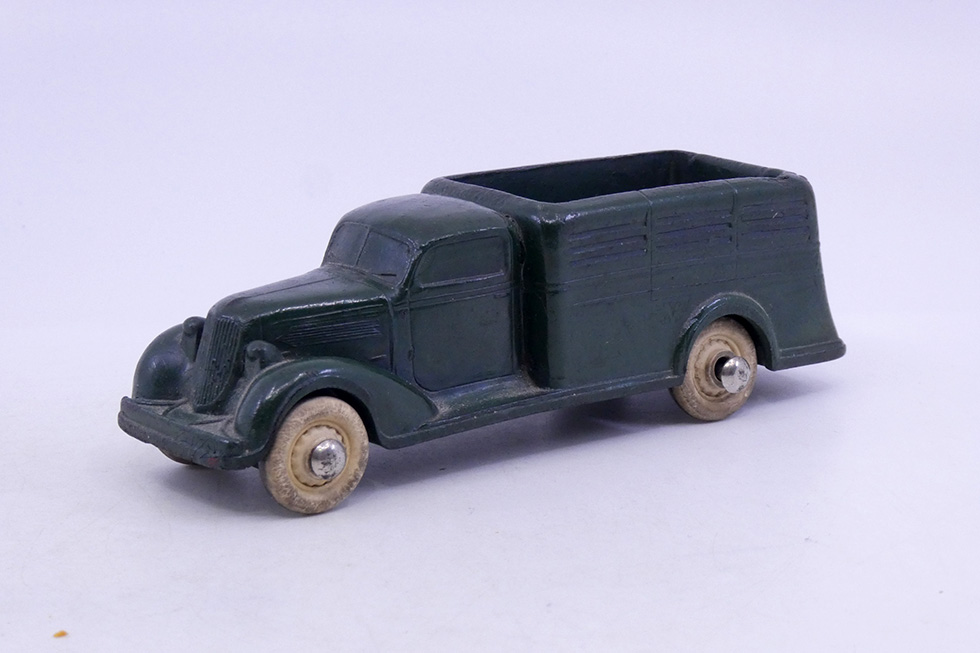 Rainbow Rubber - Studebaker camion ridelles