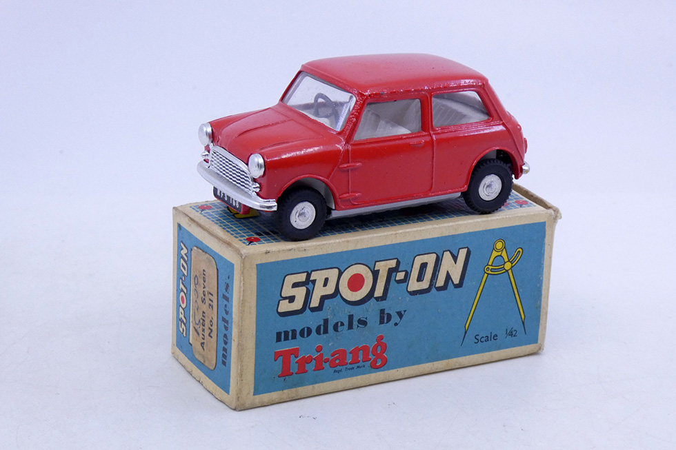 Spot On - Austin Seven 211 rouge