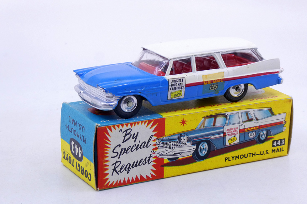 Corgi Toys - Plymouth sports suburban US mail 443