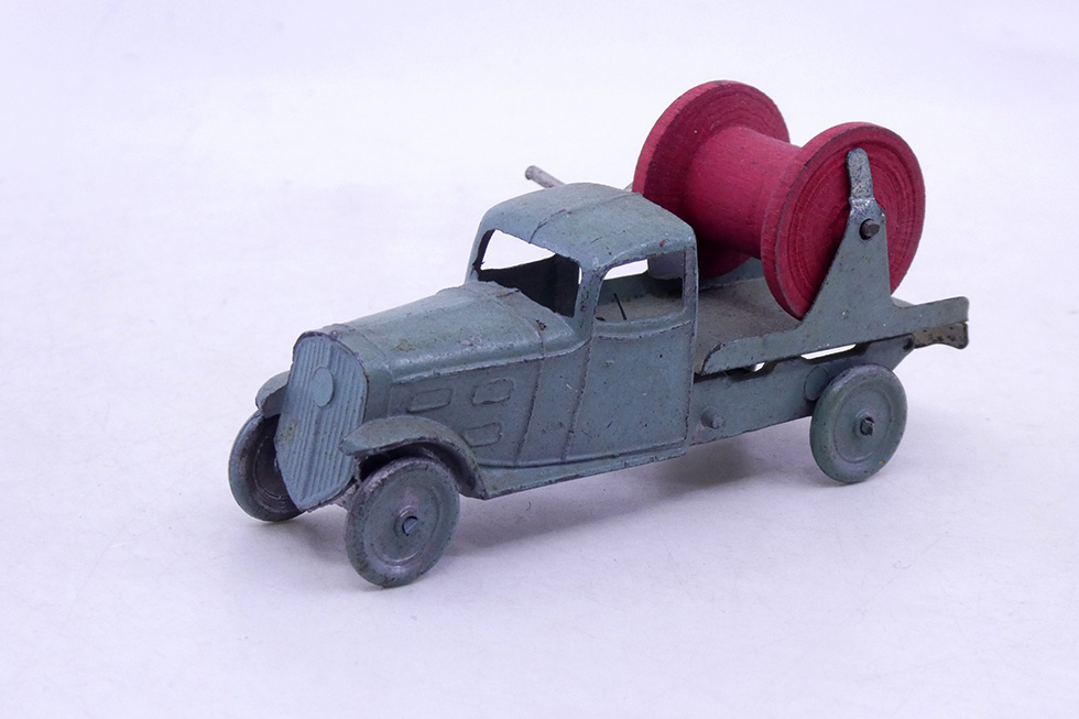 AR - Peugeot 301 plateau avec rouleau de câble