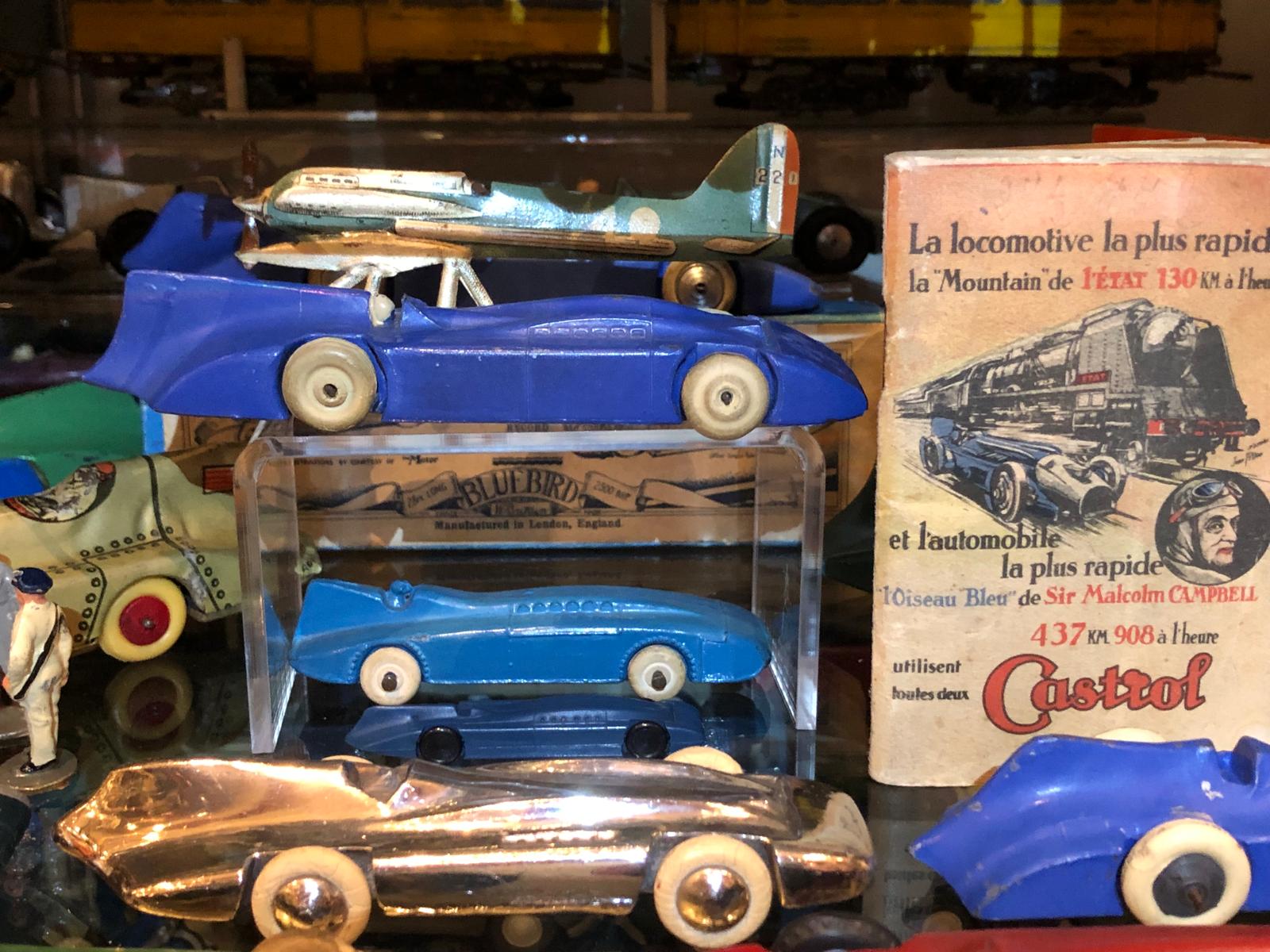 BRITAINS PETIT BLUEBIRD BRITAINS COLLECTION AUTOJAUNE