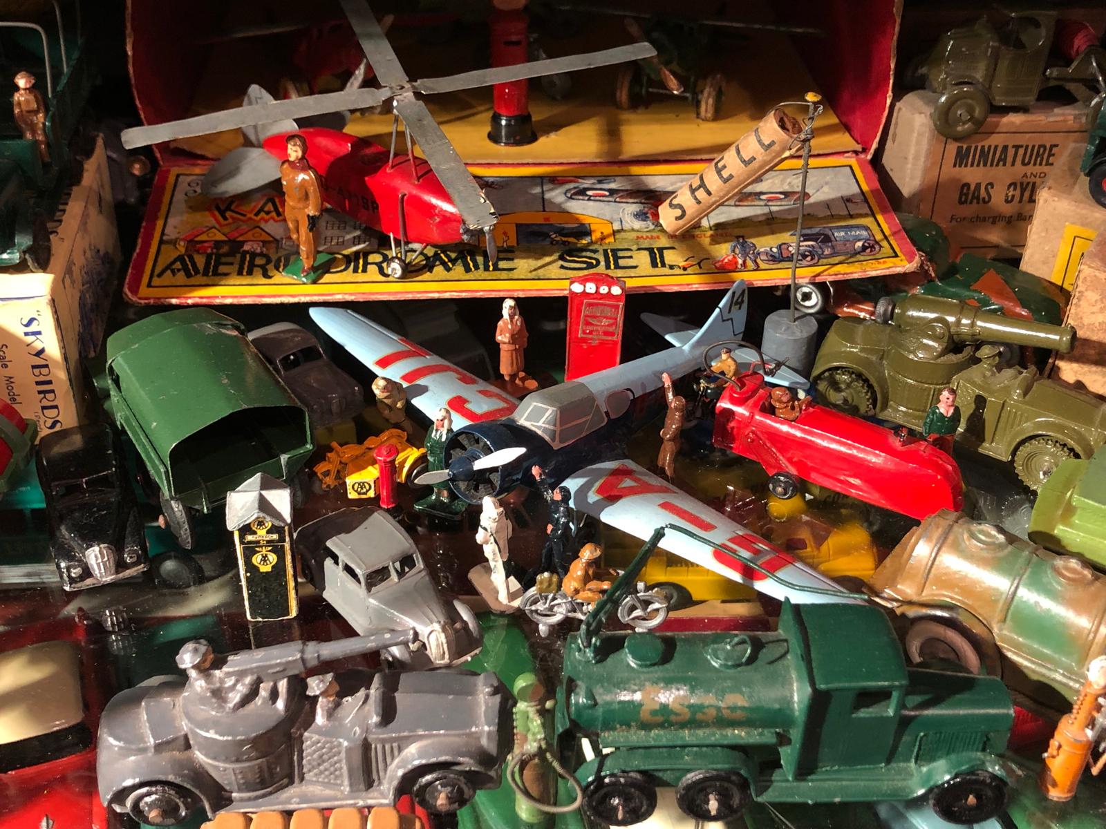 ENSEMBLE SKYBIRD COLLECTION AUTOJAUNE