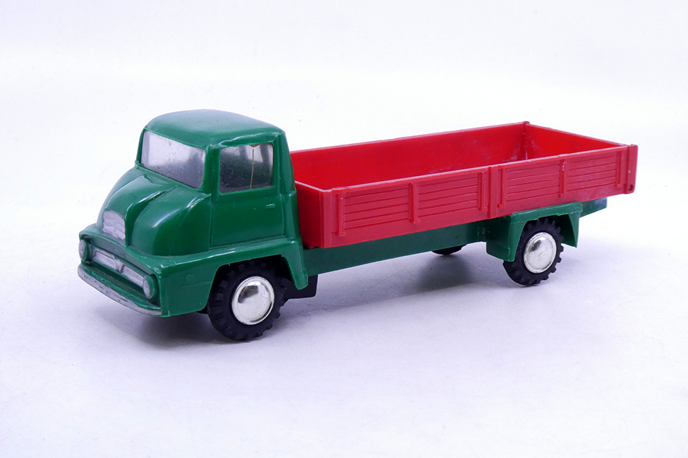 Maks - Ford Thames ridelles 2052