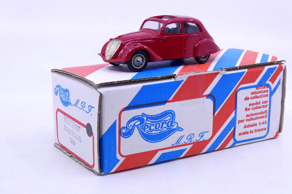 Record - Peugeot 202 berline