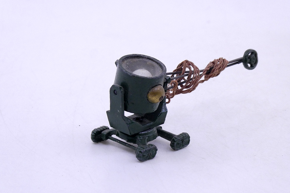 Skybird - Engin projecteur électrique sur chenillles