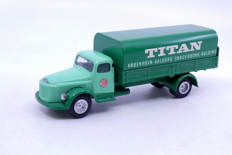 Tekno - Volvo N88 bâché Titan 438