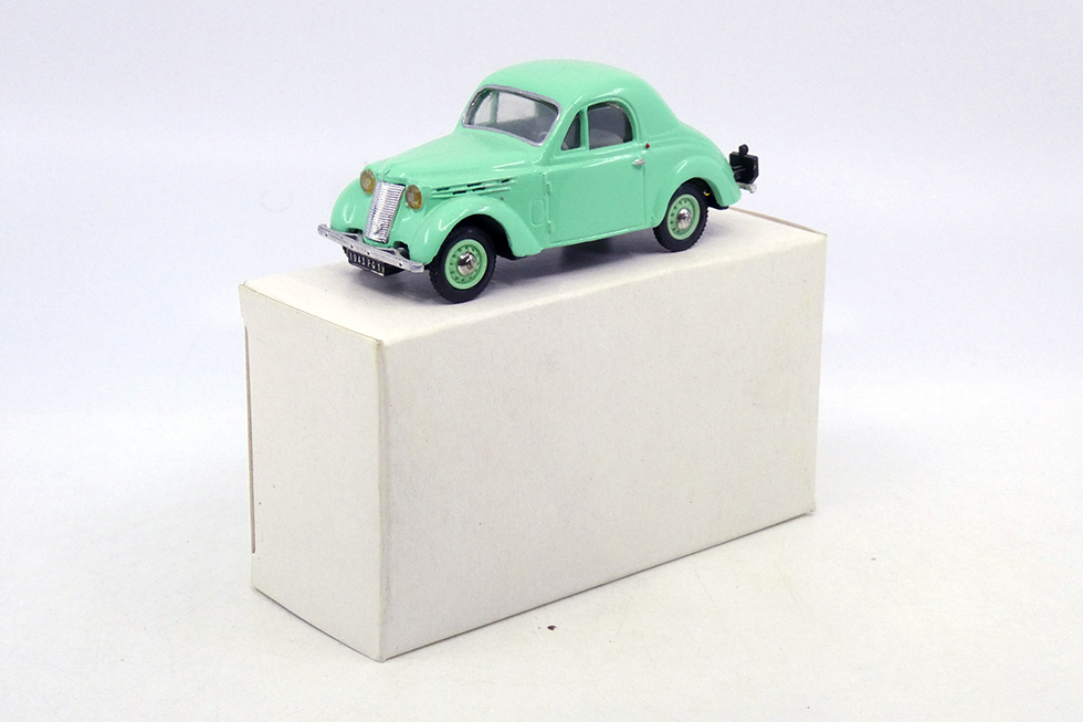 Automany - Renault Juvaquatre coupé