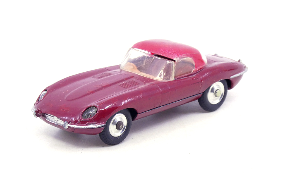 Corgi Toys - Jaguar Type E avec hard top 307
