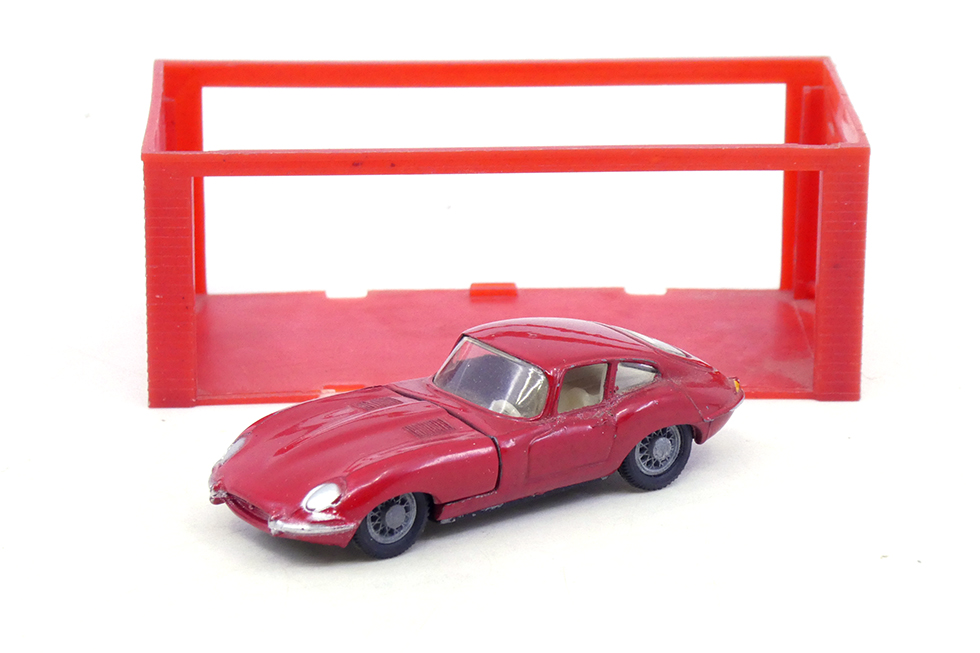 Dinky Toys Hong Kong - Jaguar Type E 11