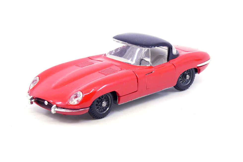 Politoys - Jaguar Type E avec hard top 89