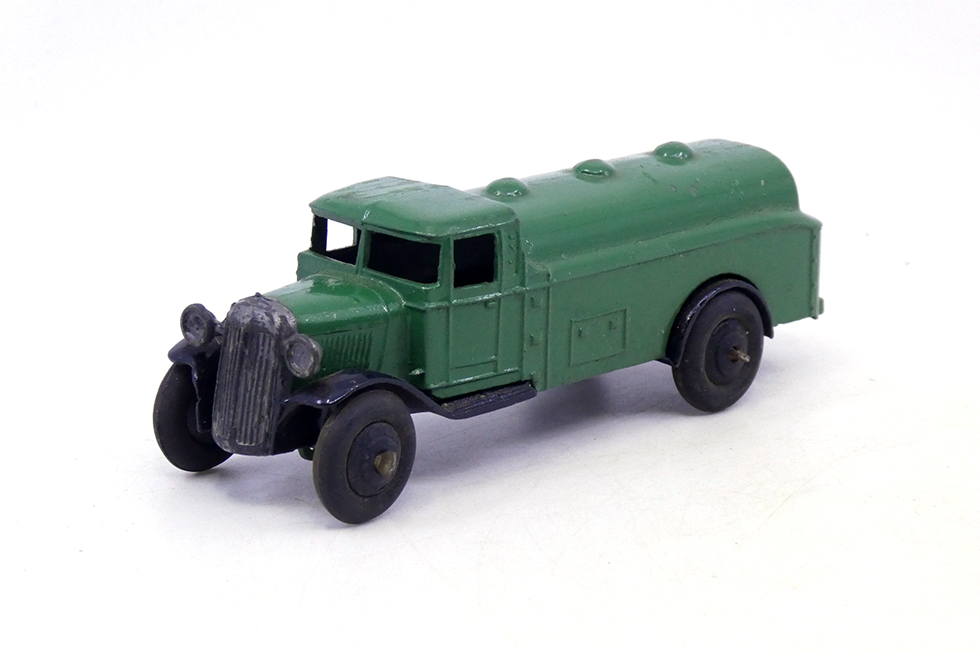 Dinky Toys GB - Camion Type 2 citerne (USA) 25D