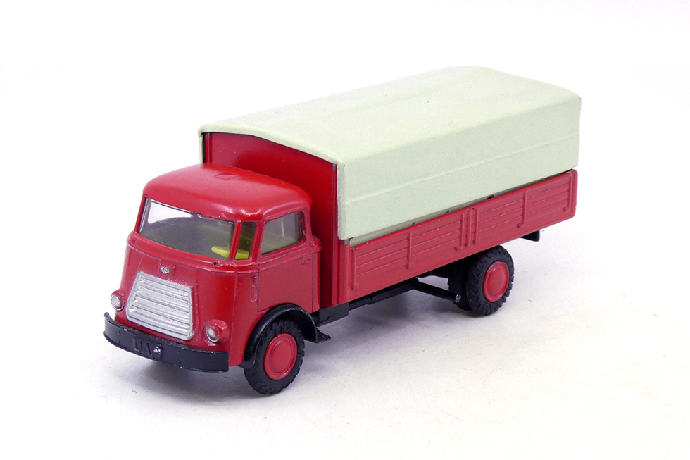 Lion Car - DAF Fronstuur ridelles bâché