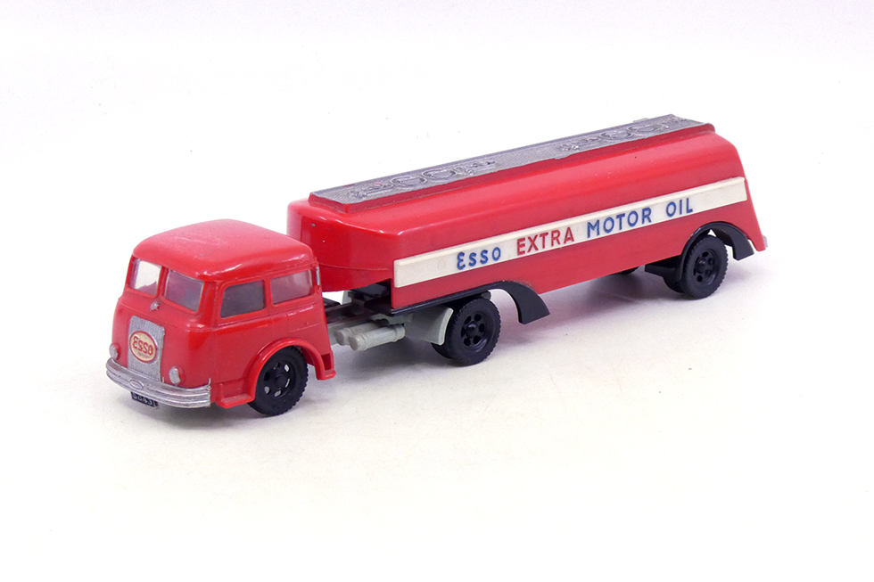 Siku - Henschel tracteur semi citerne Esso Extra Motor oil V47