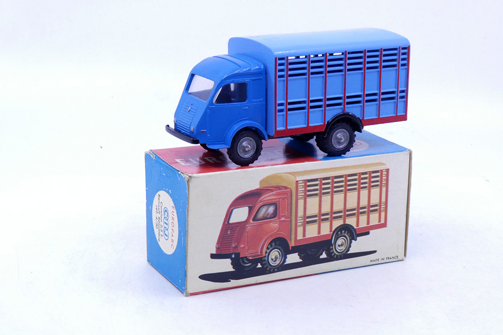 C.I.J. - Renault 2,5T bétallère 4-50