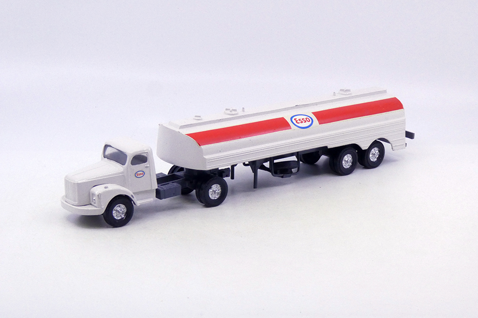 Minimac - Scania 76 semi citerne Esso